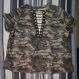 SHEIN Curve 1XL Camo Top